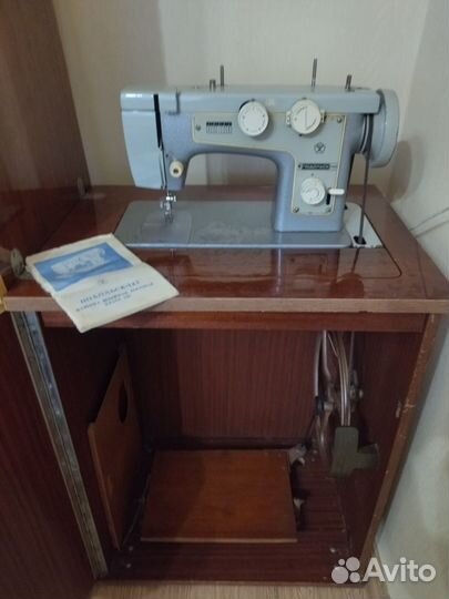 Швейная машина Подольск 142