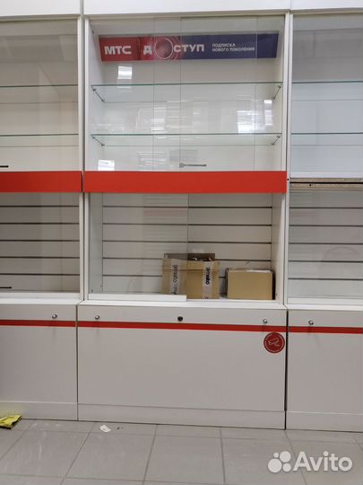 Витрины, столы, рецепшен