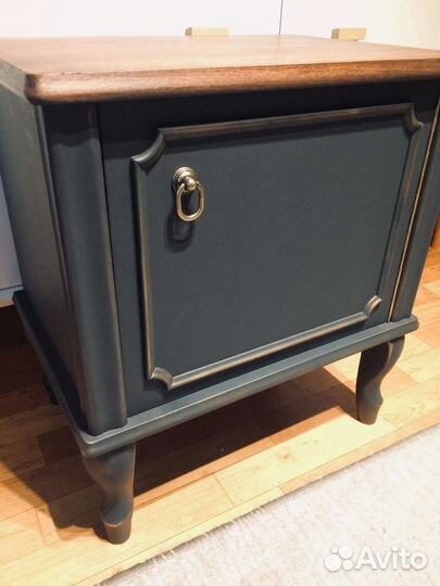 Винтажная прикроватная тумбочка (одна)