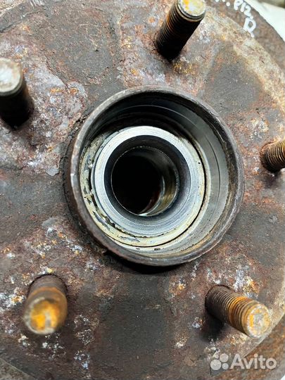 Задний тормозной диск ступица Primera p12 Примьер