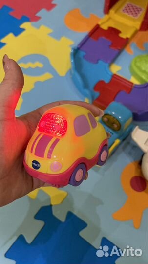 Продаю детскую парковку для машинок