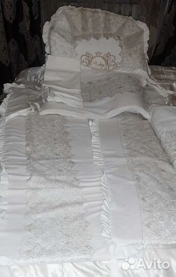 Бортики в детскую кроватку с одеялом