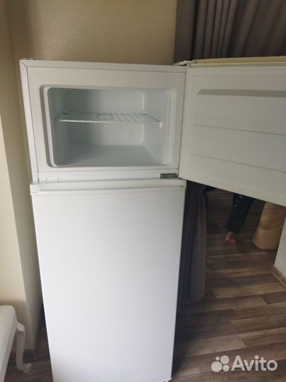 Холодильник dexp