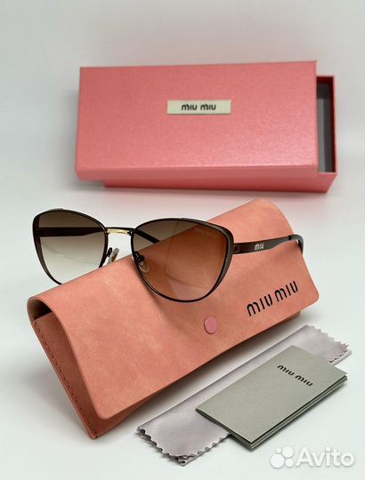 Солнцезащитные очки miu miu
