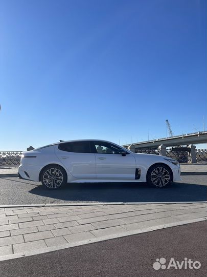 Kia Stinger 2.0 AT, 2018, 149 000 км