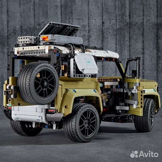 Land Rover Defender (аналог Лего Техник 42110)