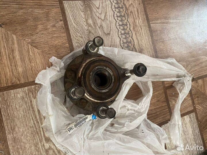 Ступица переднея левая Lexus gs 350Awd