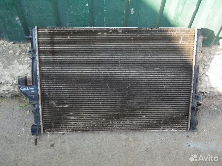 Радиатор охлаждения 1.6 Рено Сандеро 1