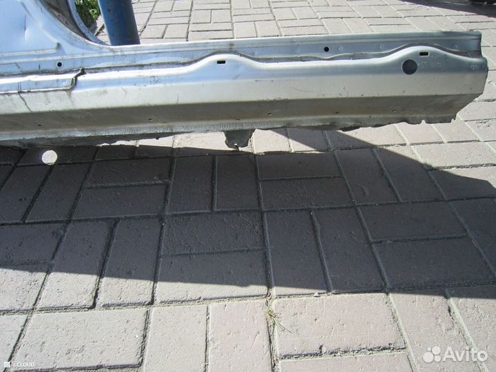 Порог на toyota avensis AZT250, AZT250L, AZT250W