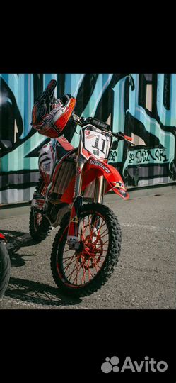 Продаю Honda CRF 250R