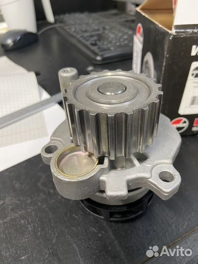 Водяной насос системы охлаждения, помпа