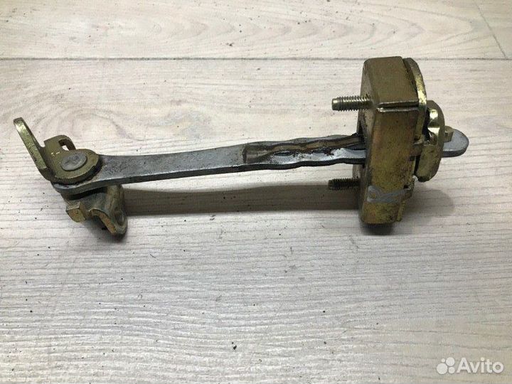 Ограничитель двери передний правый Mercedes