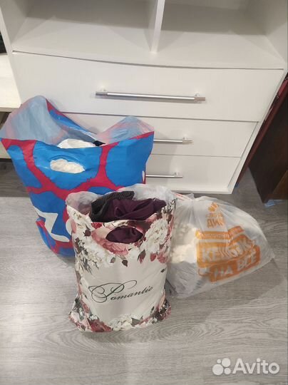 Отдам бесплатно женские вещи пакетом, р.40-42