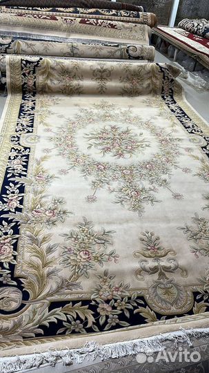 Ковер шерстяной новый