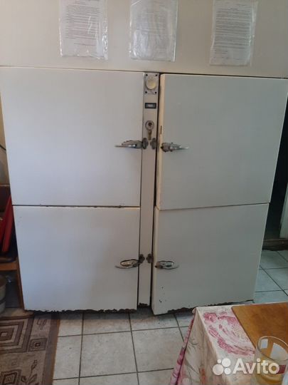 Холодильный шкаф шх