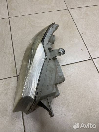 Передняя фара Hyundai Accent