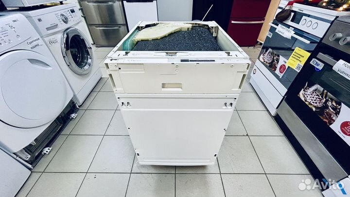 Посудомоечная машина Electrolux