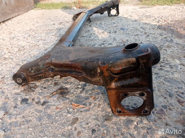 Задняя балка бу Део Нексия