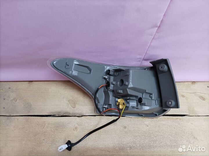 Фонарь правый Mitsubishi Outlander 3 2012