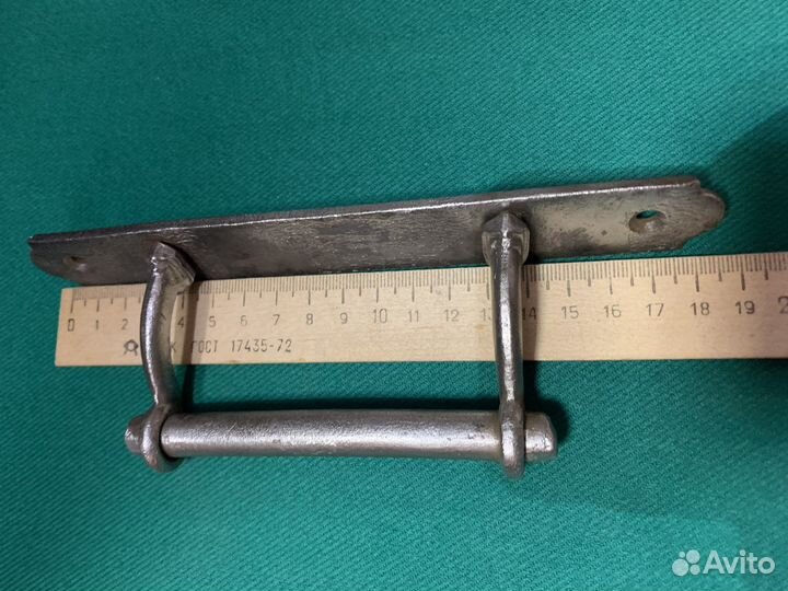 Старинная дверная ручка. ретро