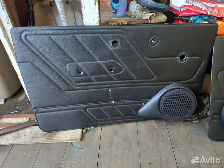 Дверные карты нива с подиумами и динамиками