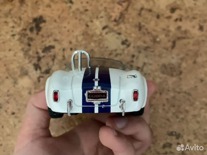 Машинка 1965 Shelby Cobra 427 S/C
