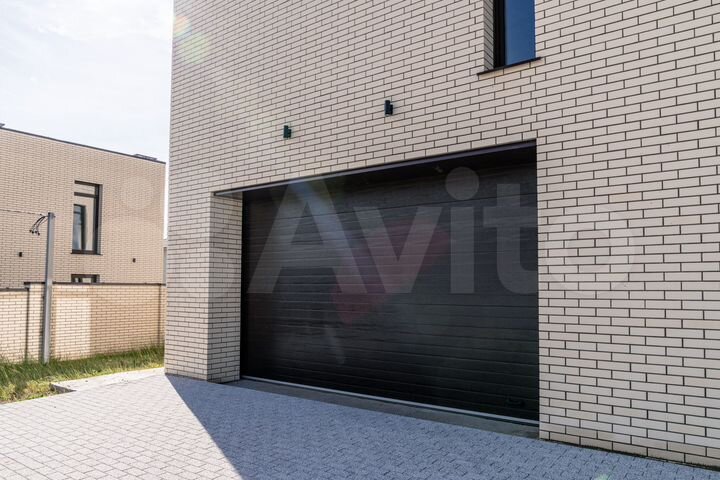 Коттедж 268 м² на участке 10 сот.