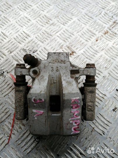 Суппорт задний левый Toyota Camry XV50 2.5 2AR-FE