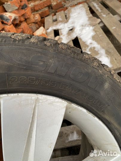 Продам комплект колес на mersedes w639