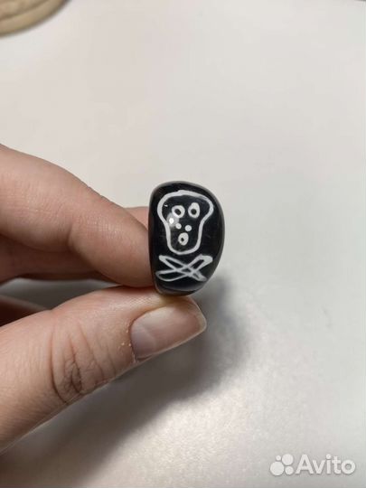 Аксессуары с черепами-черепушками