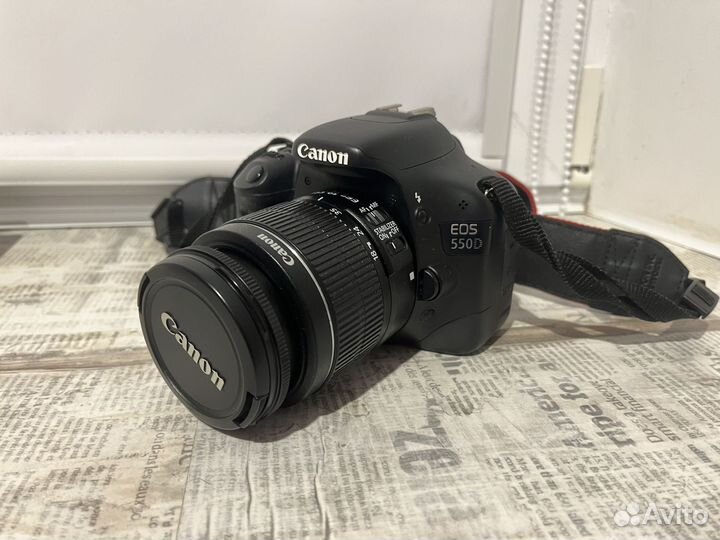 Зеркальный фотоаппарат Canon EOS 550D