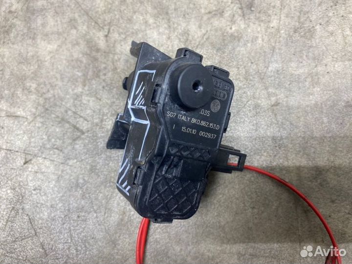 Замок лючка бензобака Audi A4 B8 1.8 cdhb 2010