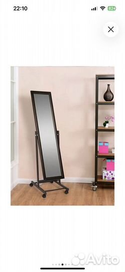 Зеркало напольное на колесах