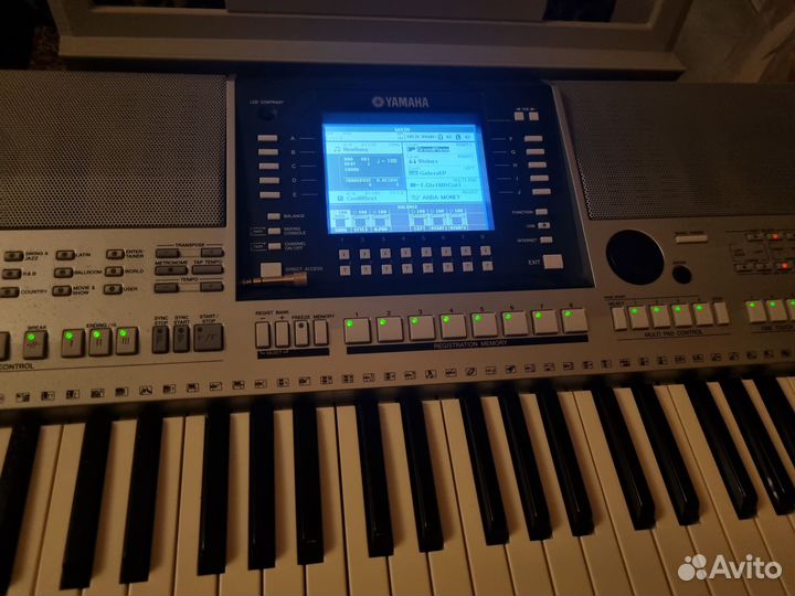 Профессиональный синтезатор yamaha psr s710