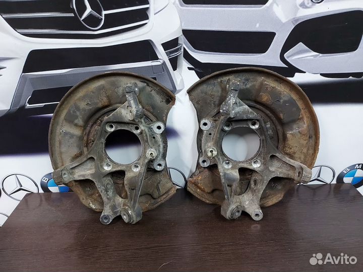 Задний кулак Mercedes W211