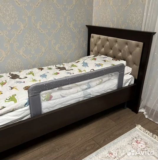 Бортик для кровати