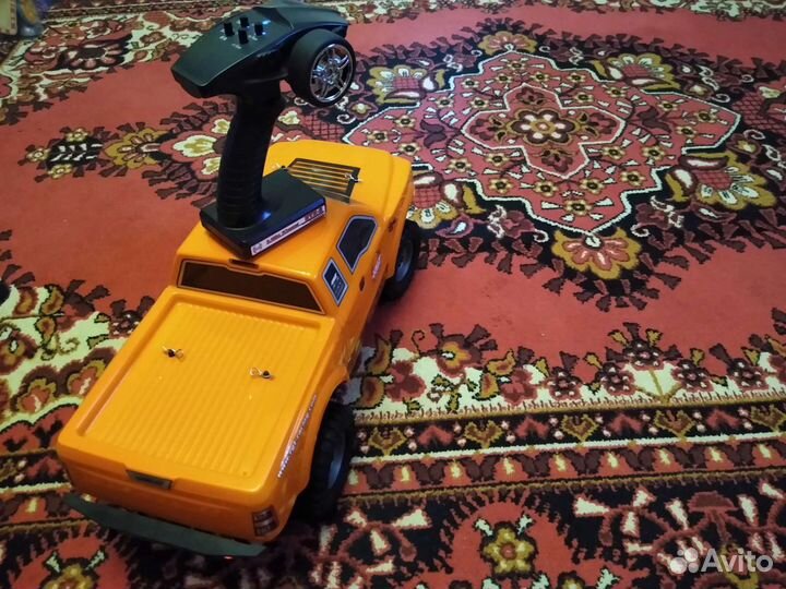 RC модель трофи, внедорожник