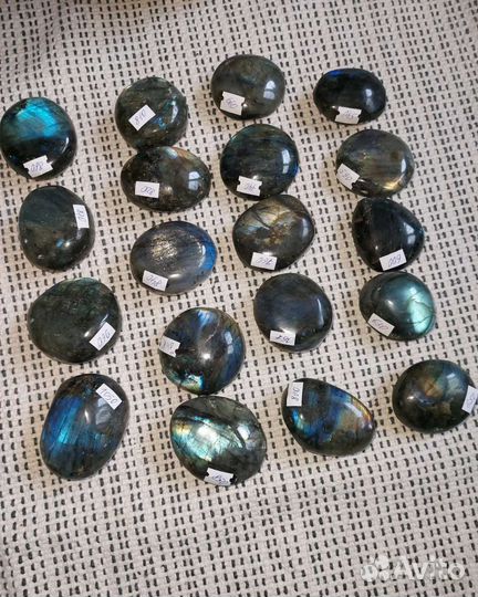 Лабрадор галтовка крупная