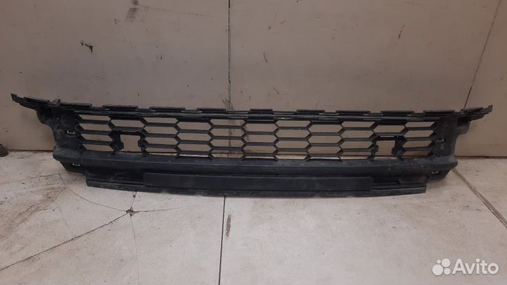 Решетка в бампер центральная Skoda Kodiaq