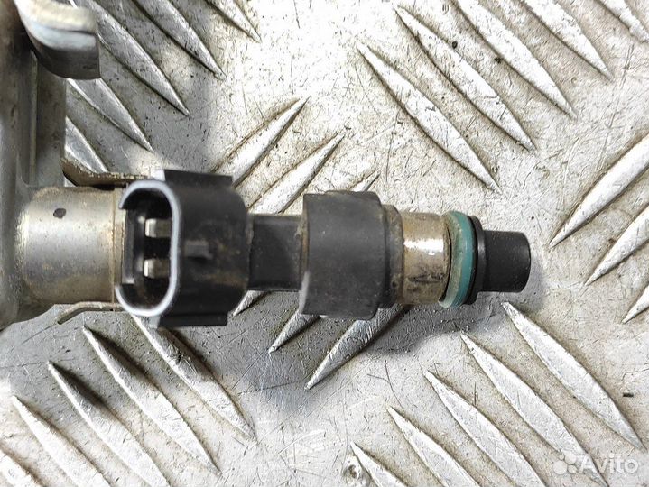 Форсунка двигателя Nissan Almera Classic