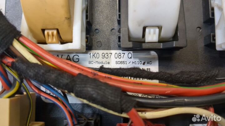 Блок управления бортовой сети Skoda Octavia (A5)