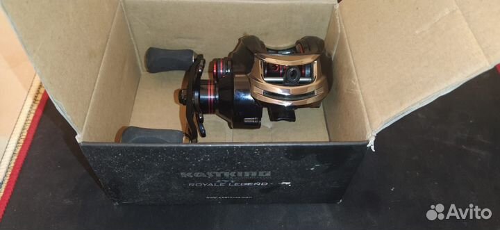 Кастинговый спиннинг с катушкой