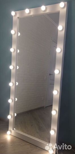 Зеркало с подсветкой в полный рост