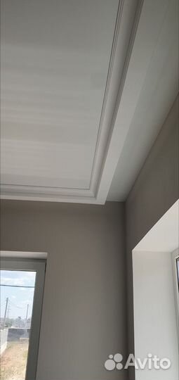 Монтаж потолочного плинтуса,карнизов,багетов