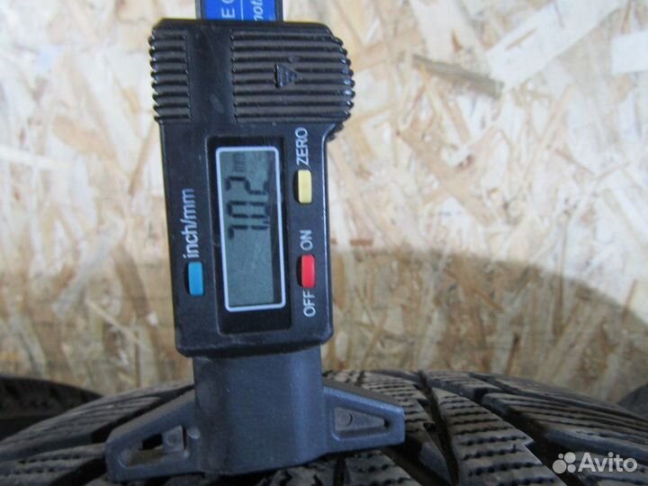 Nokian Tyres Hakkapeliitta R2 SUV 235/65 R17