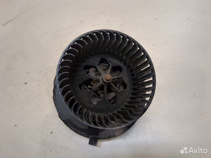 Двигатель отопителя Volkswagen Touran, 2012