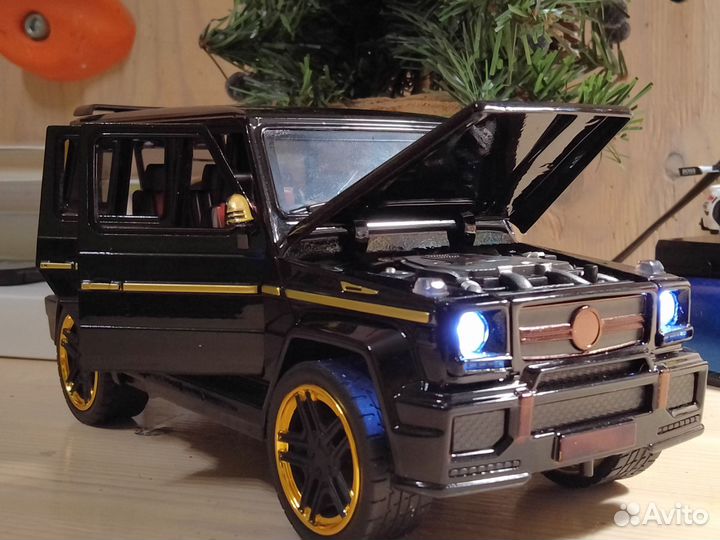 Масштабная модель Mercedes G65 Brabus 1/24