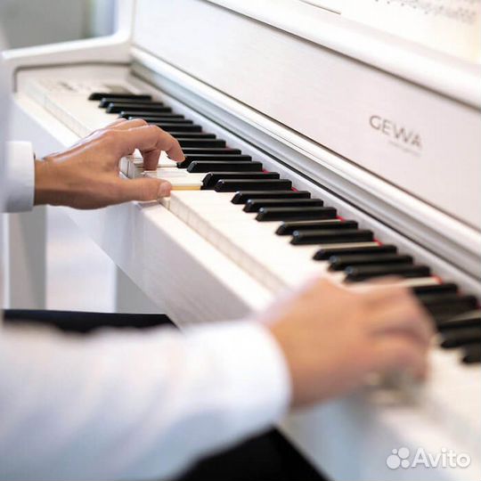Цифровое пианино корпусное (аксессуар в подарок)