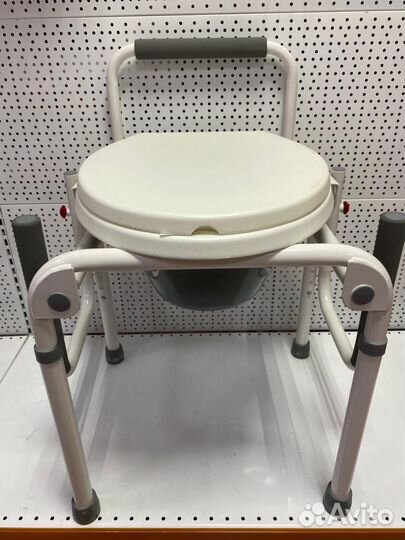 Кресло Туалет с Откидными Поручнями