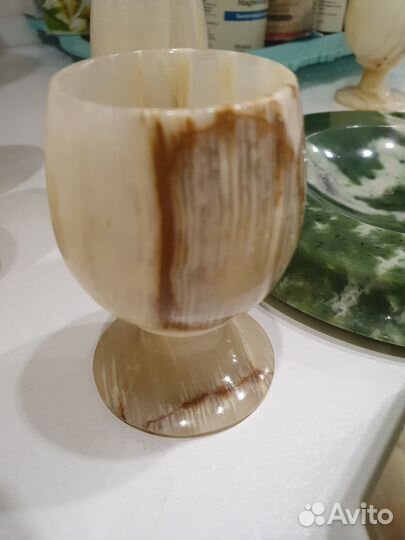 Рюмки и пепельница из оникса. Новые